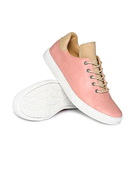 Aeropostale Round Toe Contrast Sole Sneakers