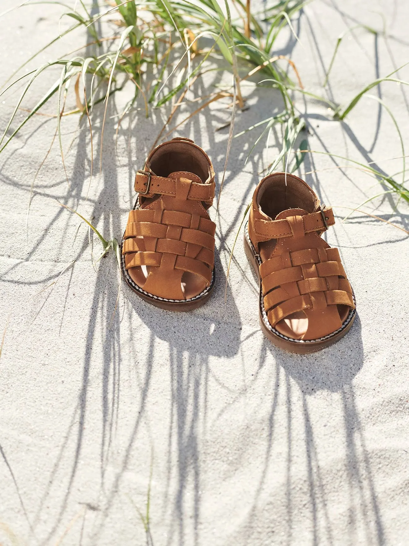 Closed-Toe Leather Sandals for Babies - beige dark solid