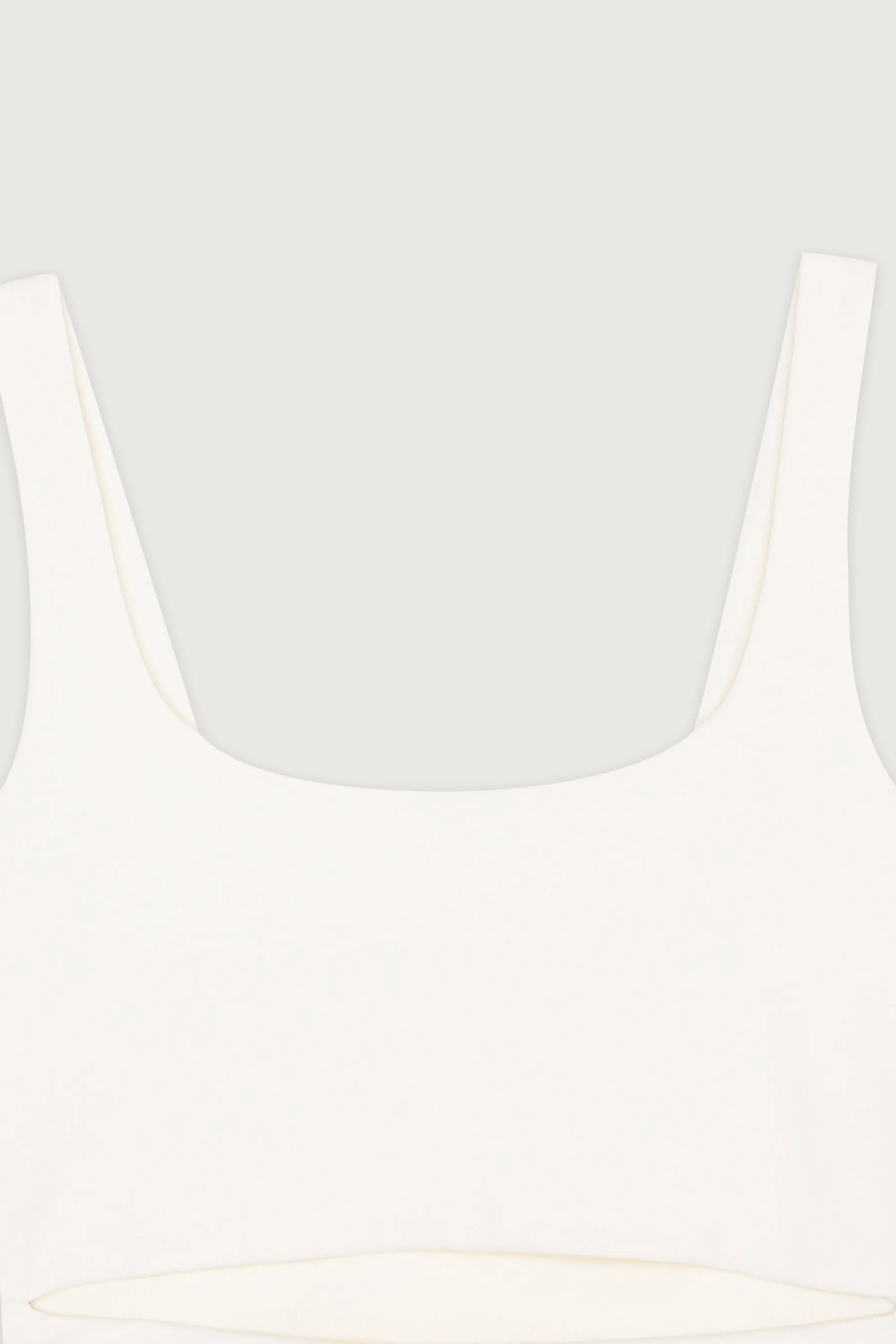 CROPPED TANK WITH CUTOUT