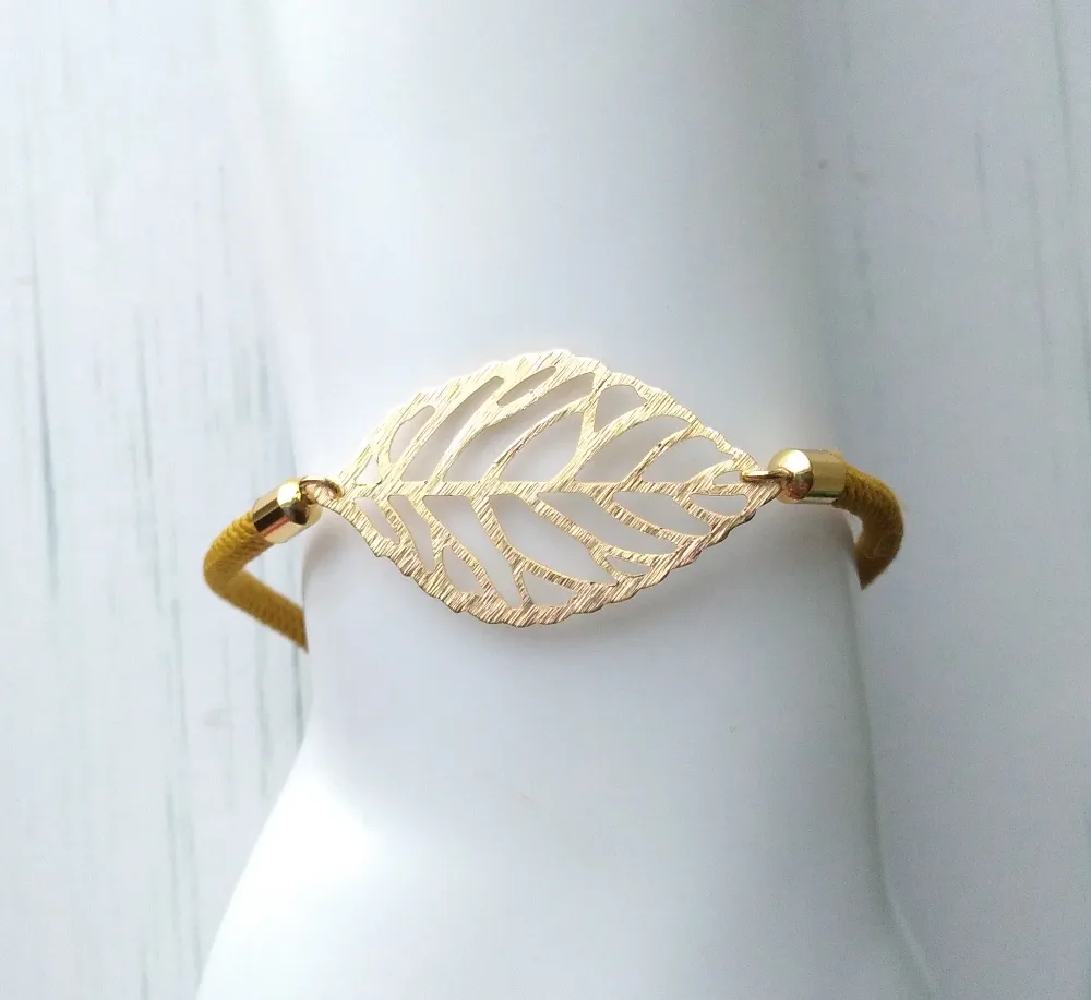 Dani Rose Leaves Corded Slider Bracelet