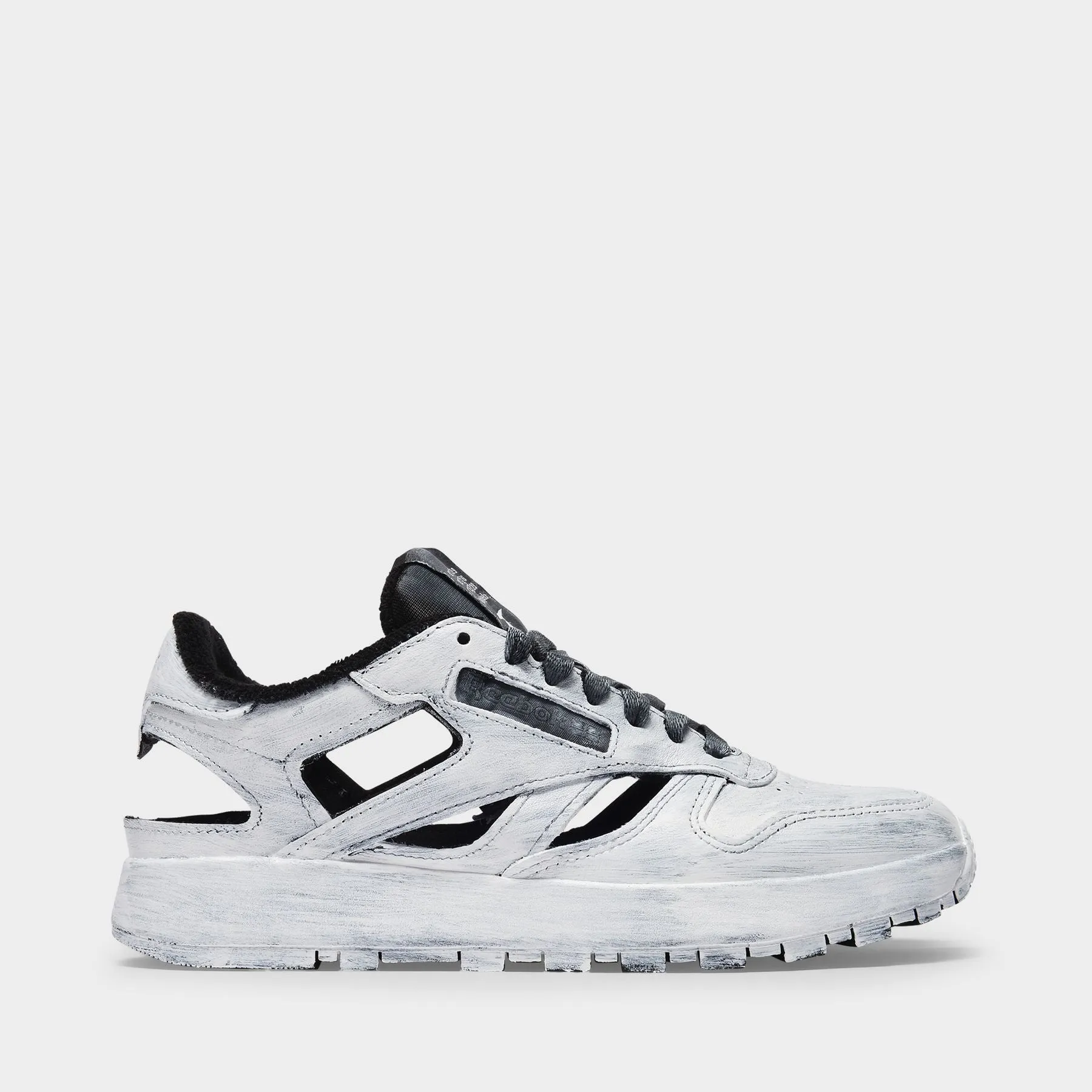 Maison Margiela  Maison Margiela X Reebok Sneakers in White Leather