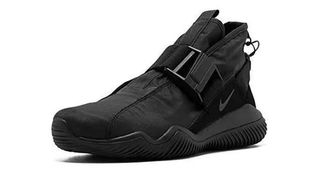 Nike komyuter triple black