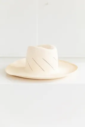 WHEAT HAT IN PANAMA STRAW